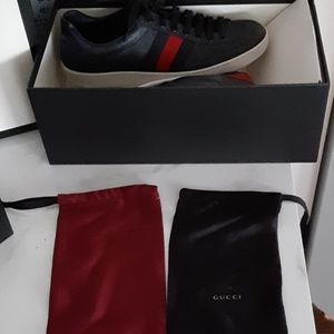 Gucci shoes size 8 1/2 Gucci glasses  black & gold